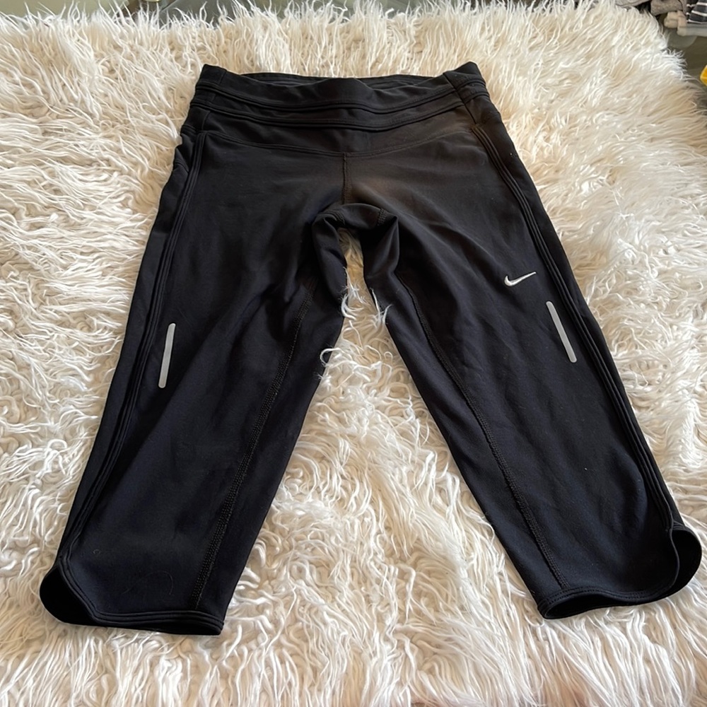Nike cropped knee length leggings size XS